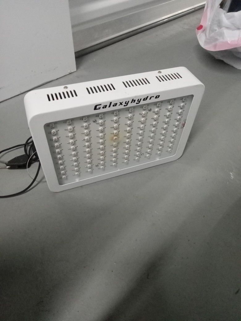Galaxy Led Grow Light 300 Watts 50 With Retractable Cable To Higher Amd Lower Plant