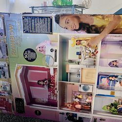 Rainbow Doll House 