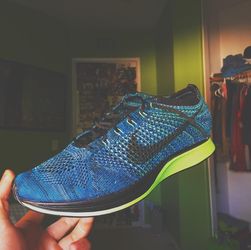 Nike flyknits (sz 10)