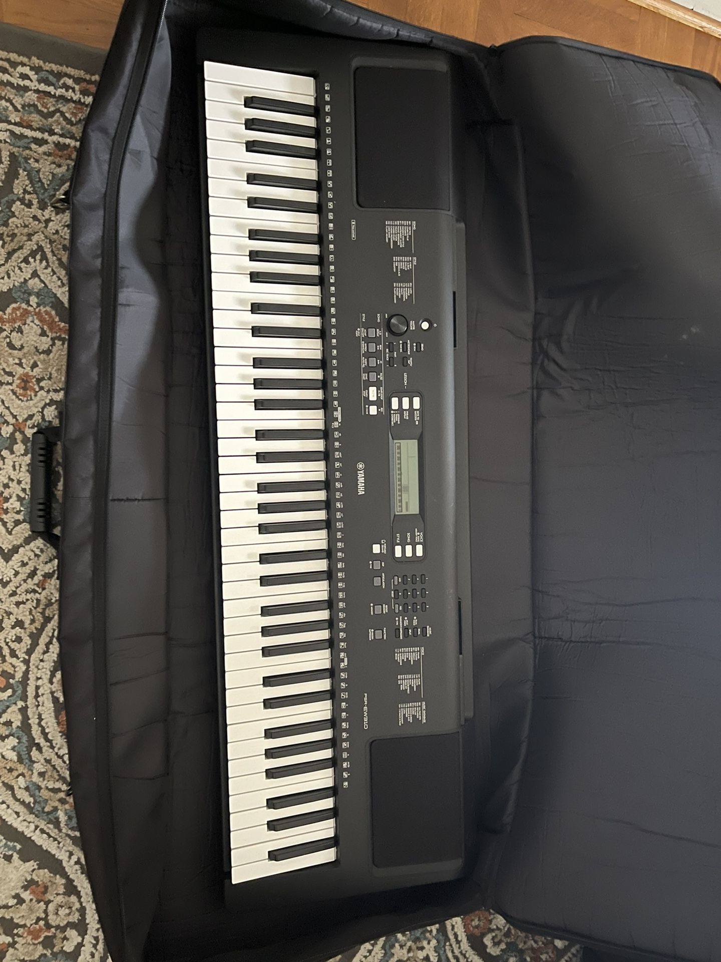 I Sale Yamaha Keyboard 73 Keys