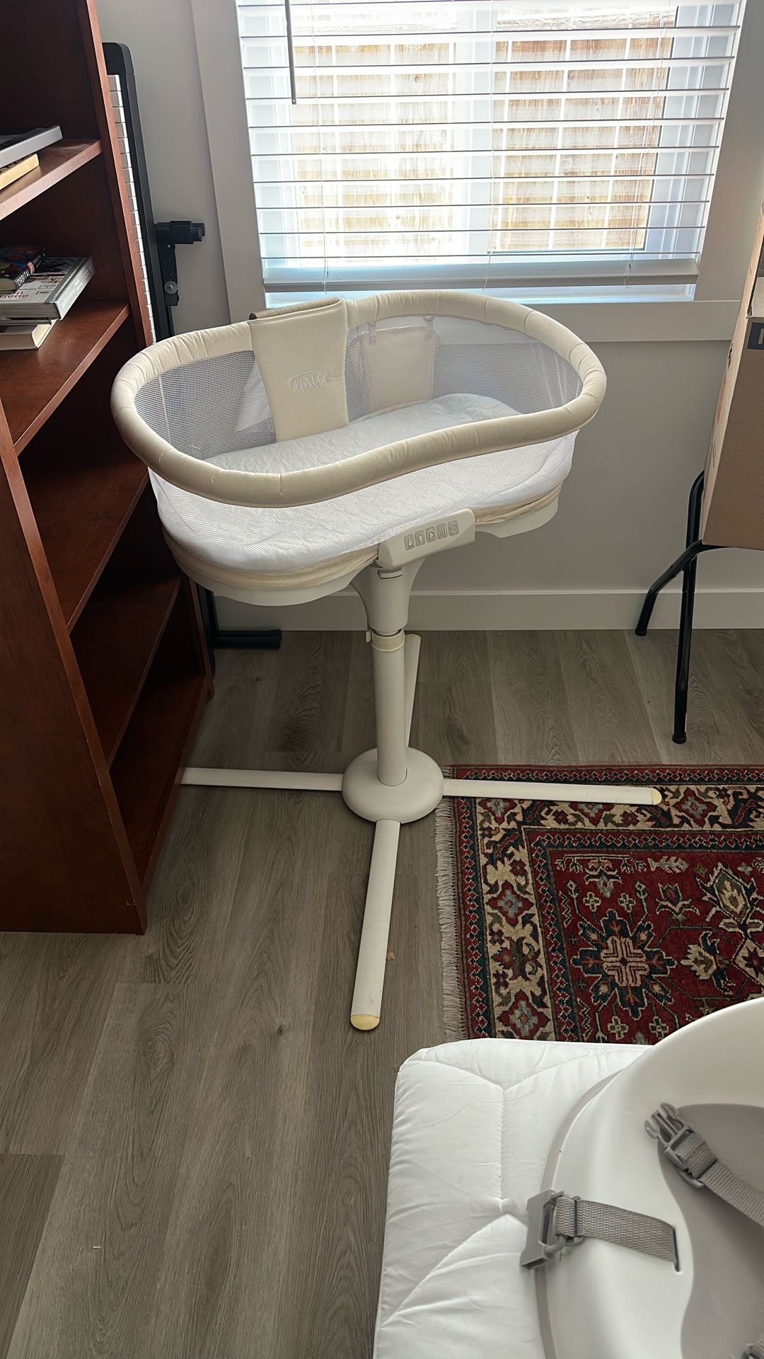 Halo Bassinest Luxe bassinet