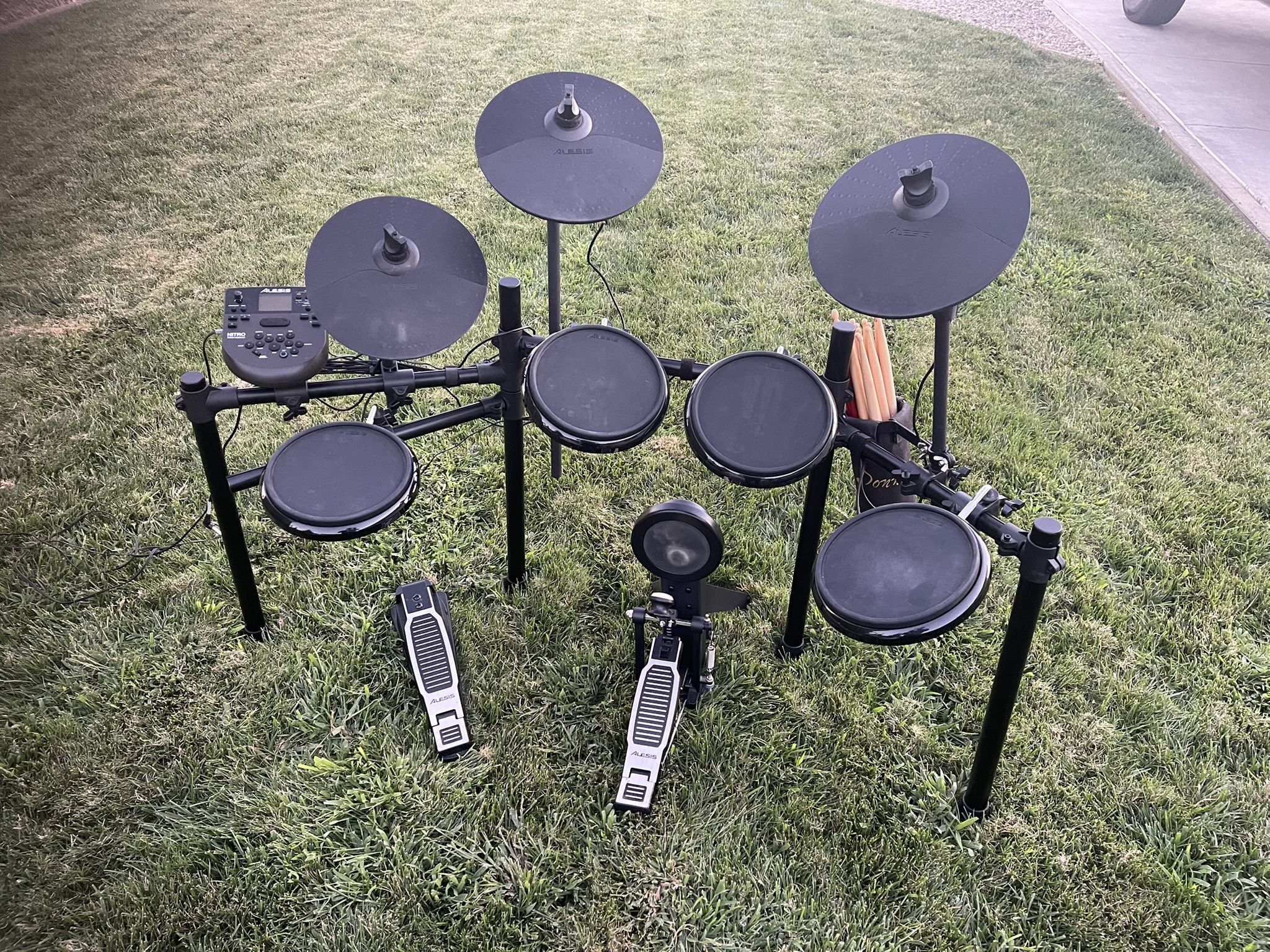 Alesis DM7X Digital Electronic Drum Set Excellent Working