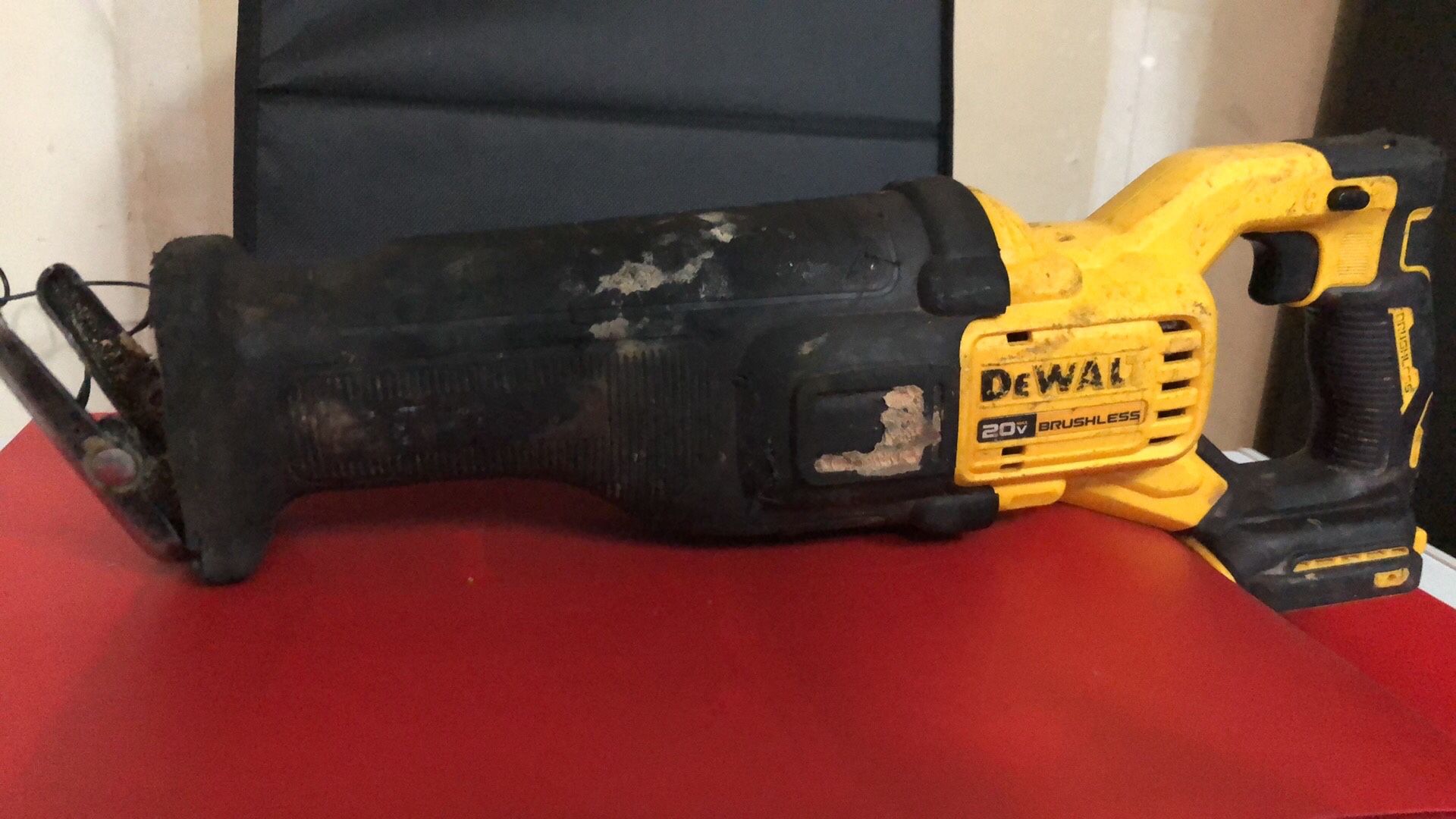 Dewalt Saw 20V Brushless 