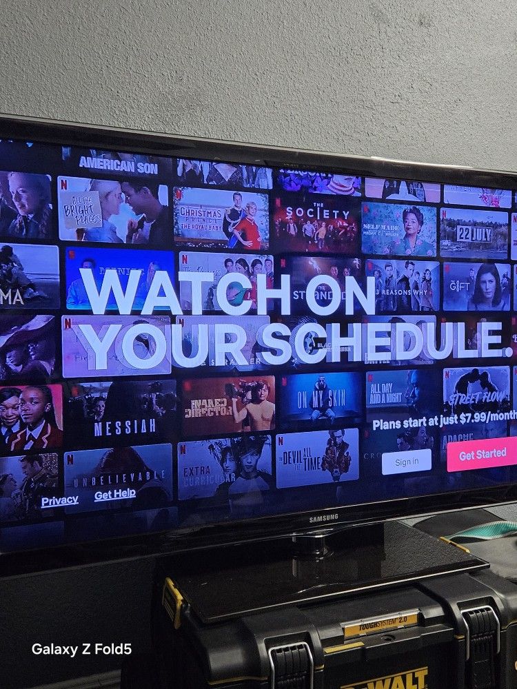 Selling TV 46" 50" 55 