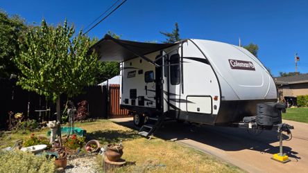 2021 Coleman Lantern Lt RV trailer