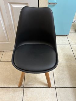 6 Black Tulip Dining Chairs with Wood Legs