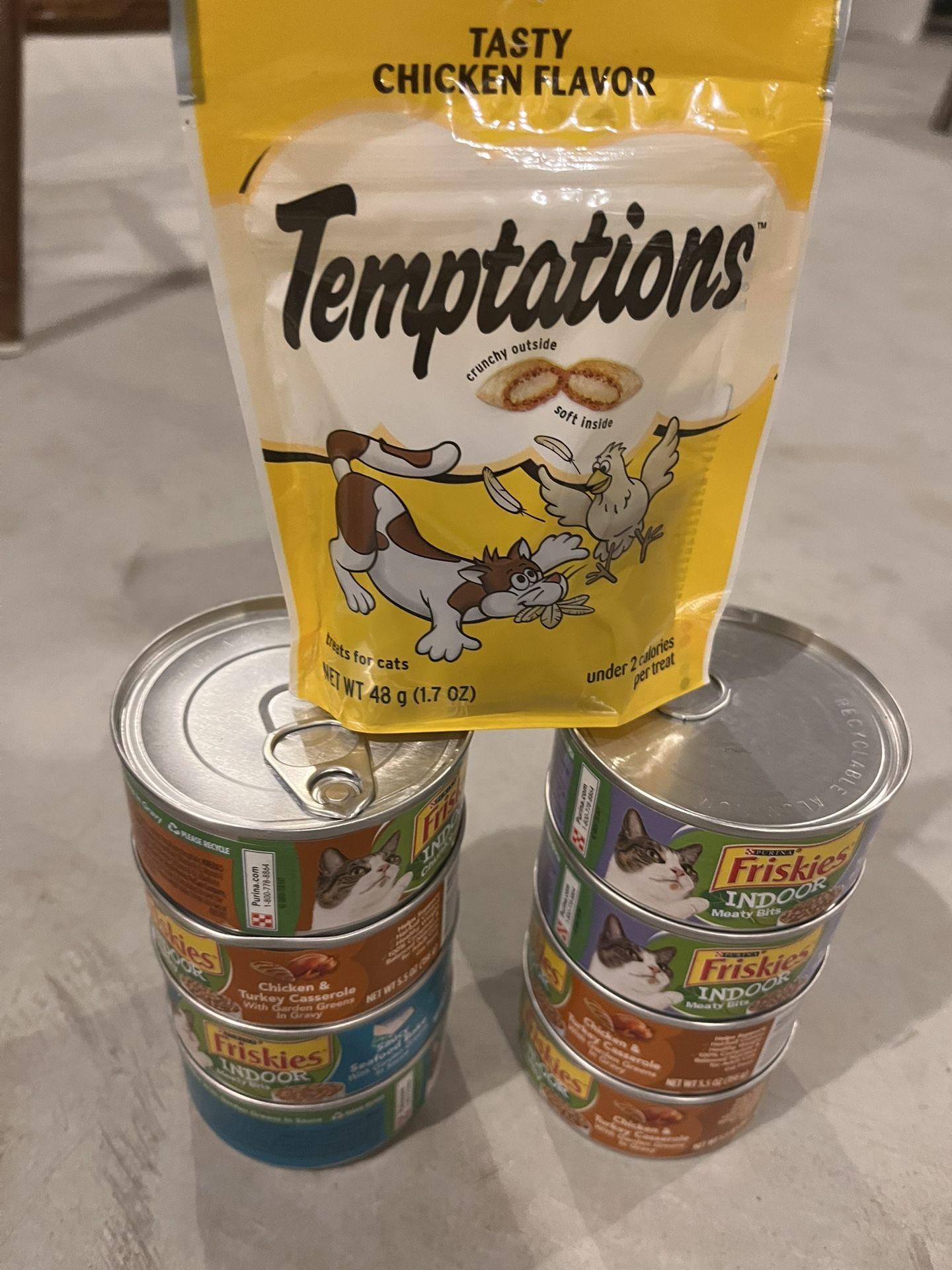 Cat Food & Treats