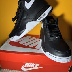 Nike Flight Legacy Size 8