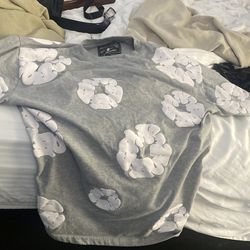 Light great denim tears t-shirt