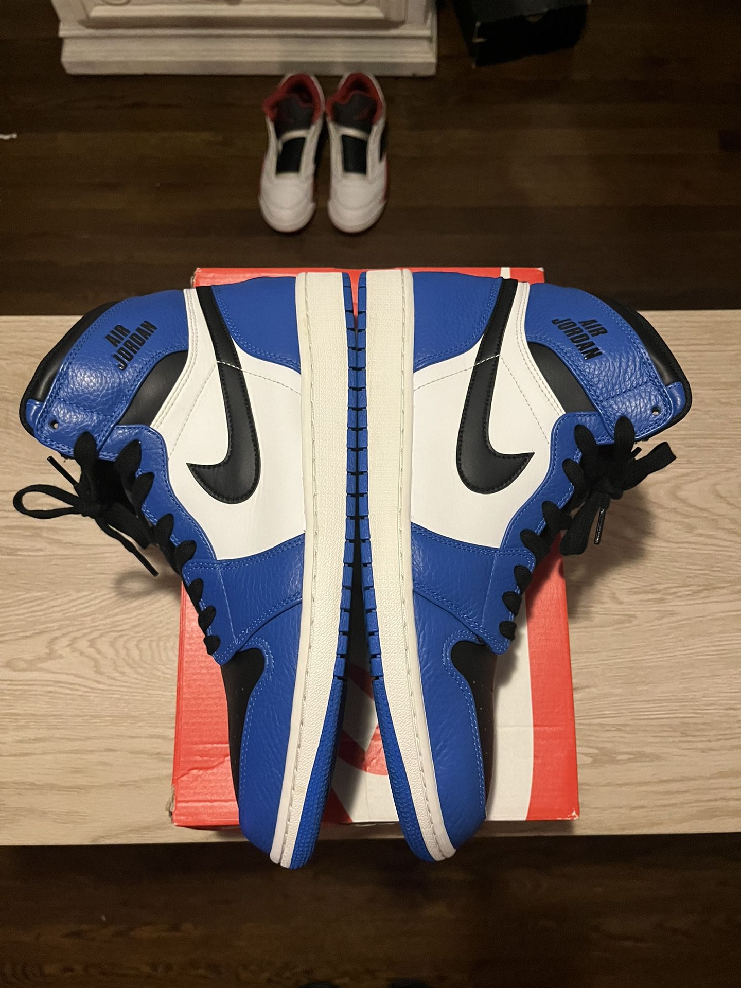 Nike Air Jordan Retro 1 Rare Air Soar Blue 