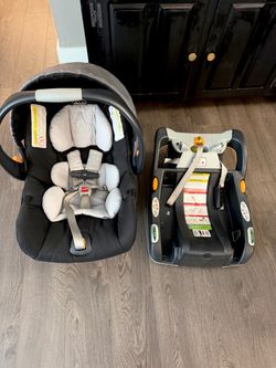 Chicco Infant Car Seat with Base