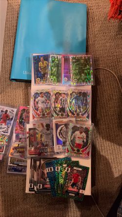 SOCCER CARD LOT OVER 40 CARDS COLORED AND NUMBERED AND ROOKIES AND STARS INSERTS ONLY 30 FOR EVERYTHING