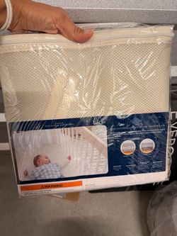 Breathable baby mesh crib