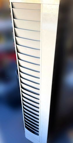 Durham Con-Tur Rotating Literature / Brochure Rack, 80-Pocket Floor Model
