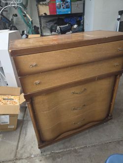 Dresser