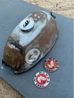 Honda mini trail gas tank and emblems
