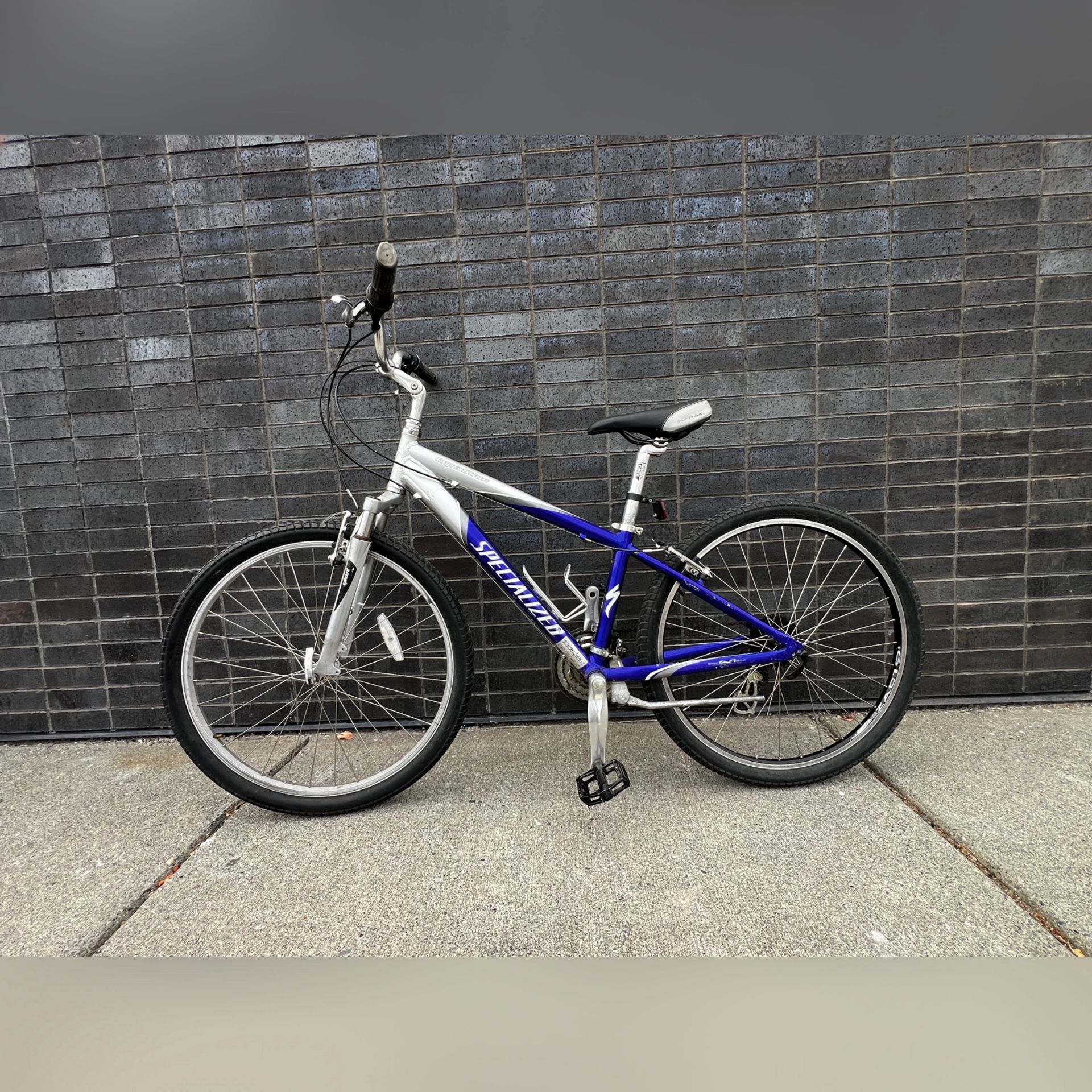 Specialized Expedition 26" 24-Speed Hybrid / Mountain Bike - Light Aluminum 13" Frame / Shimano Equipped/ Suspension / Adult & Youth