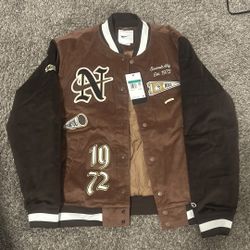 NIKE JACKET BRAND NEW