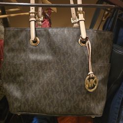 🖤 Michael Kors Jet Set Tote – Classic MK Print & Cream Leather Handles