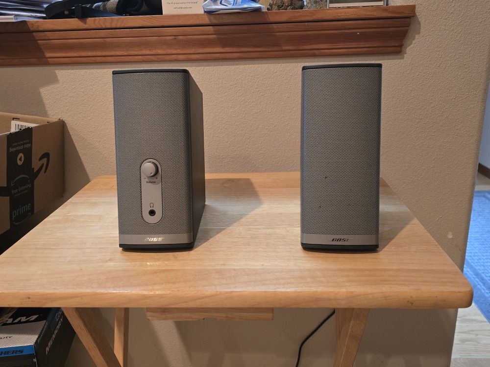 Pair Of Bose Speakers