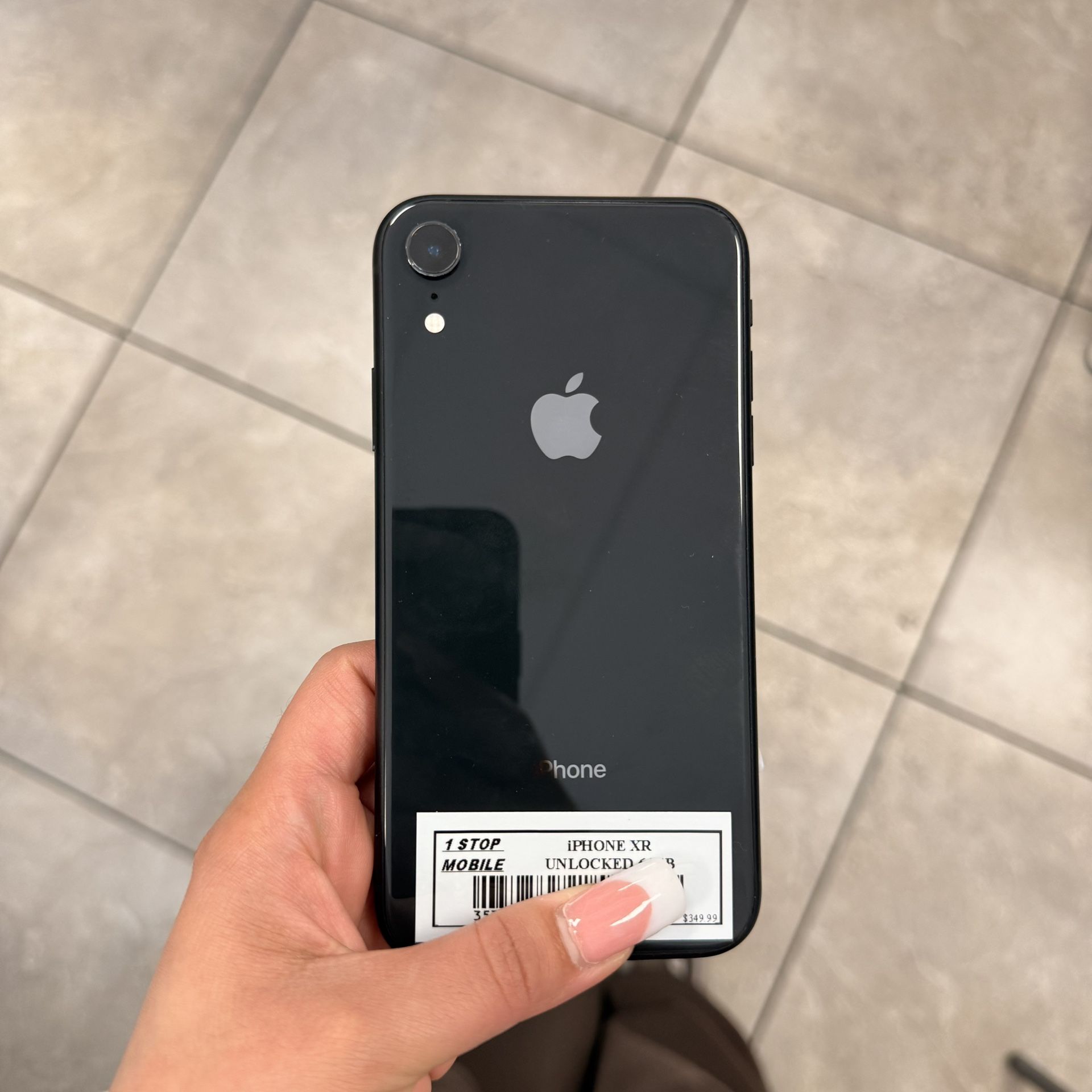 iPHONE XR UNLOCKED