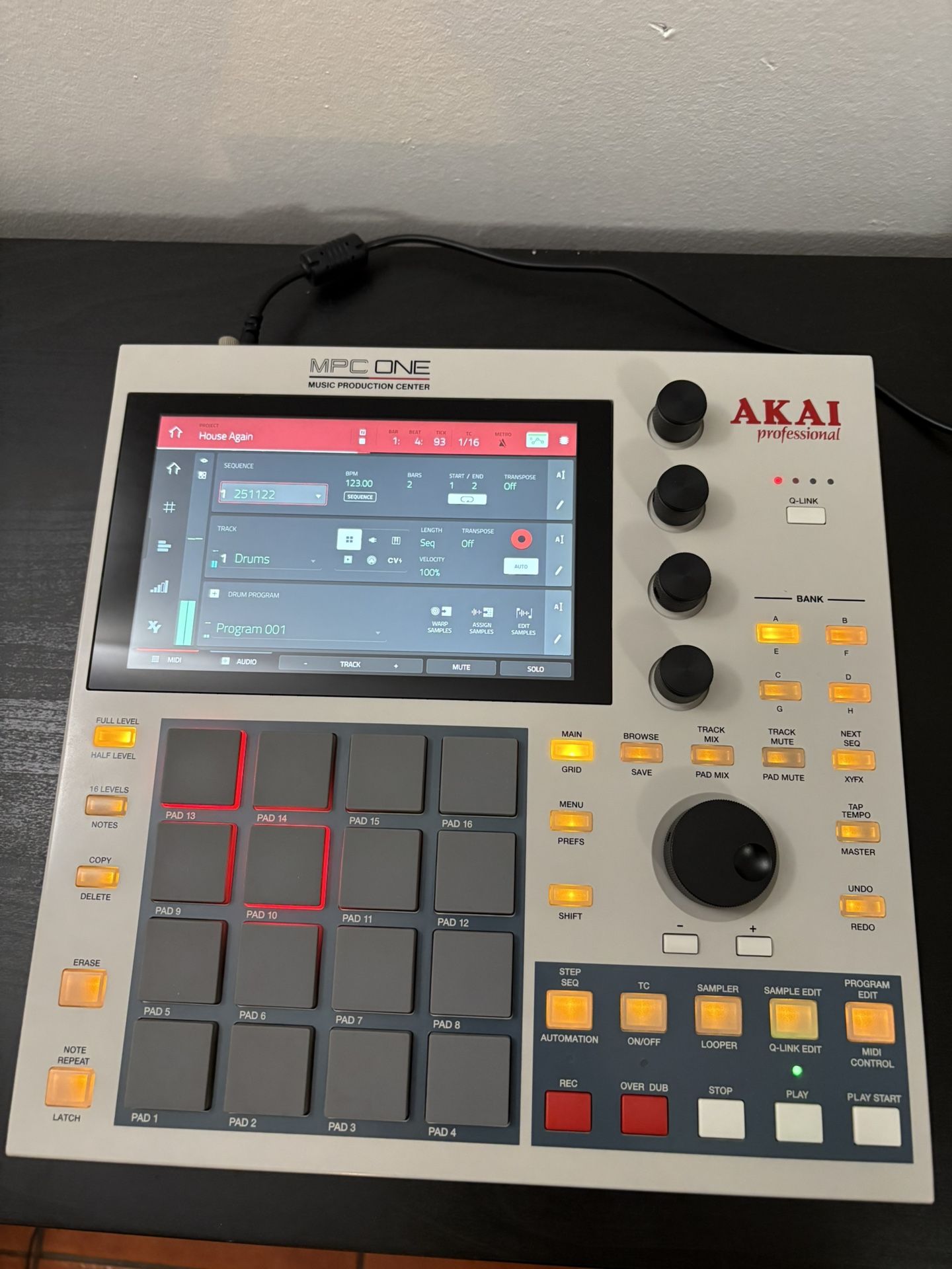 Akai MPC One Retro