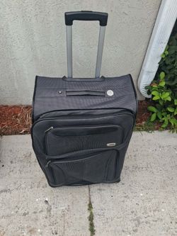 Large Suitcase on Wheels w/Handle