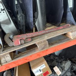 3ft Pipe Wrench The Ridge Tool Co 