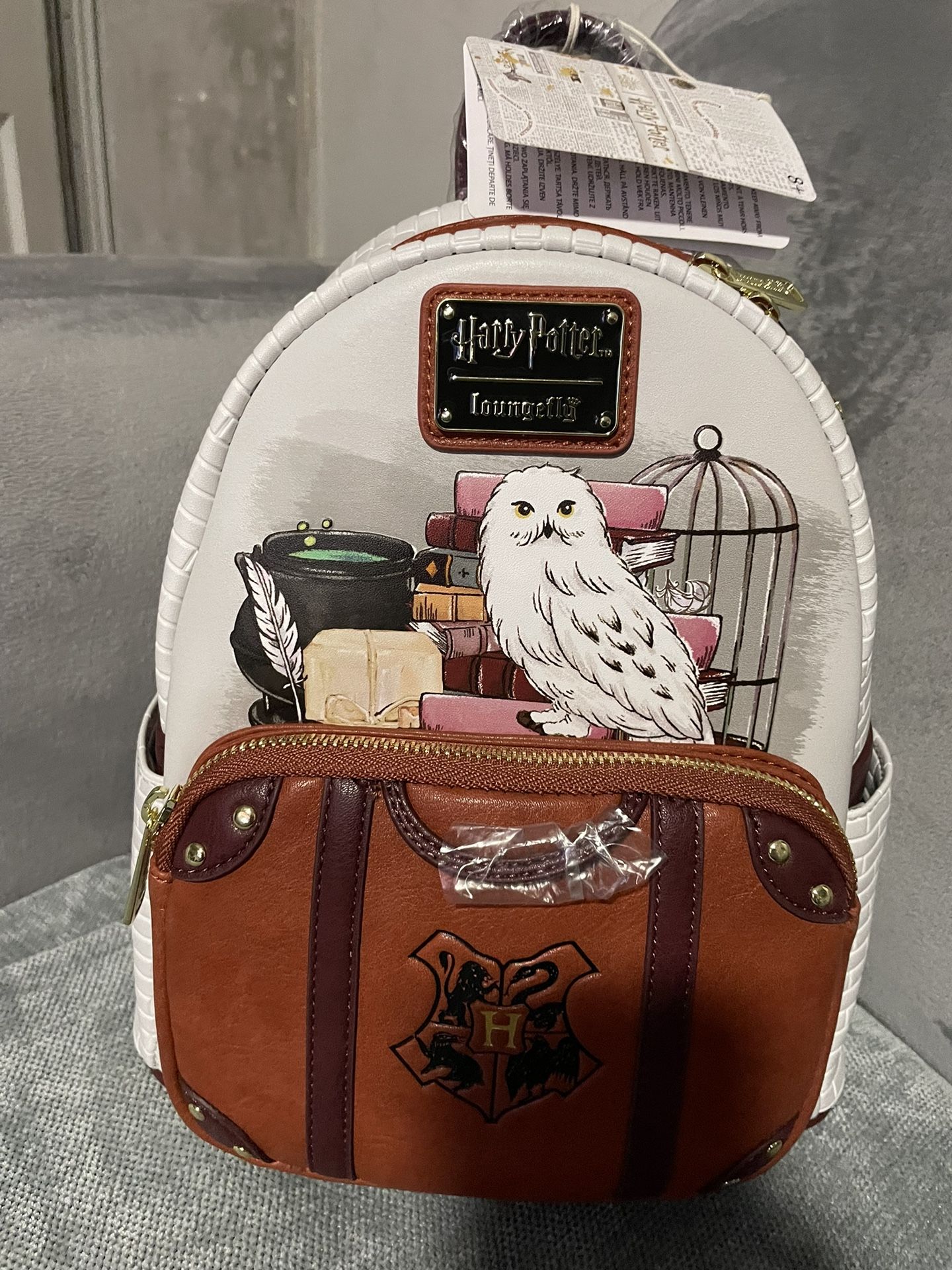 Loungefly Harry Potter Hedwig Suitcase Mini Backpack  display picture 1