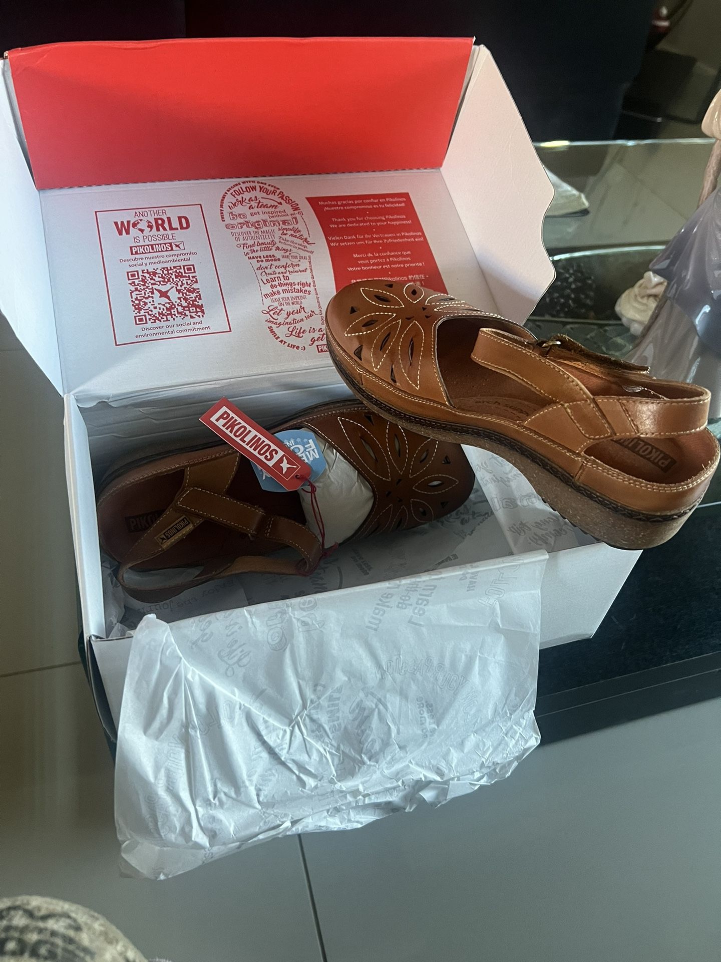 Woman’s Picolinos Sandals