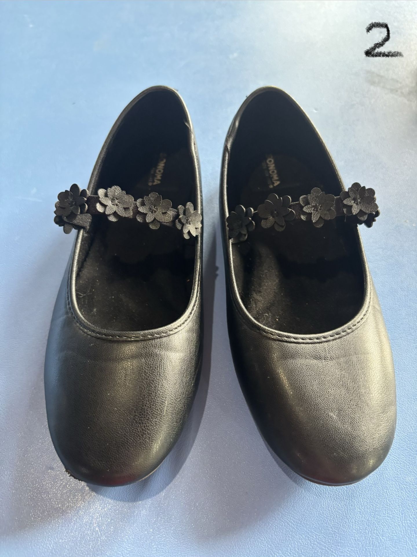 Girls Shoes -Size 3