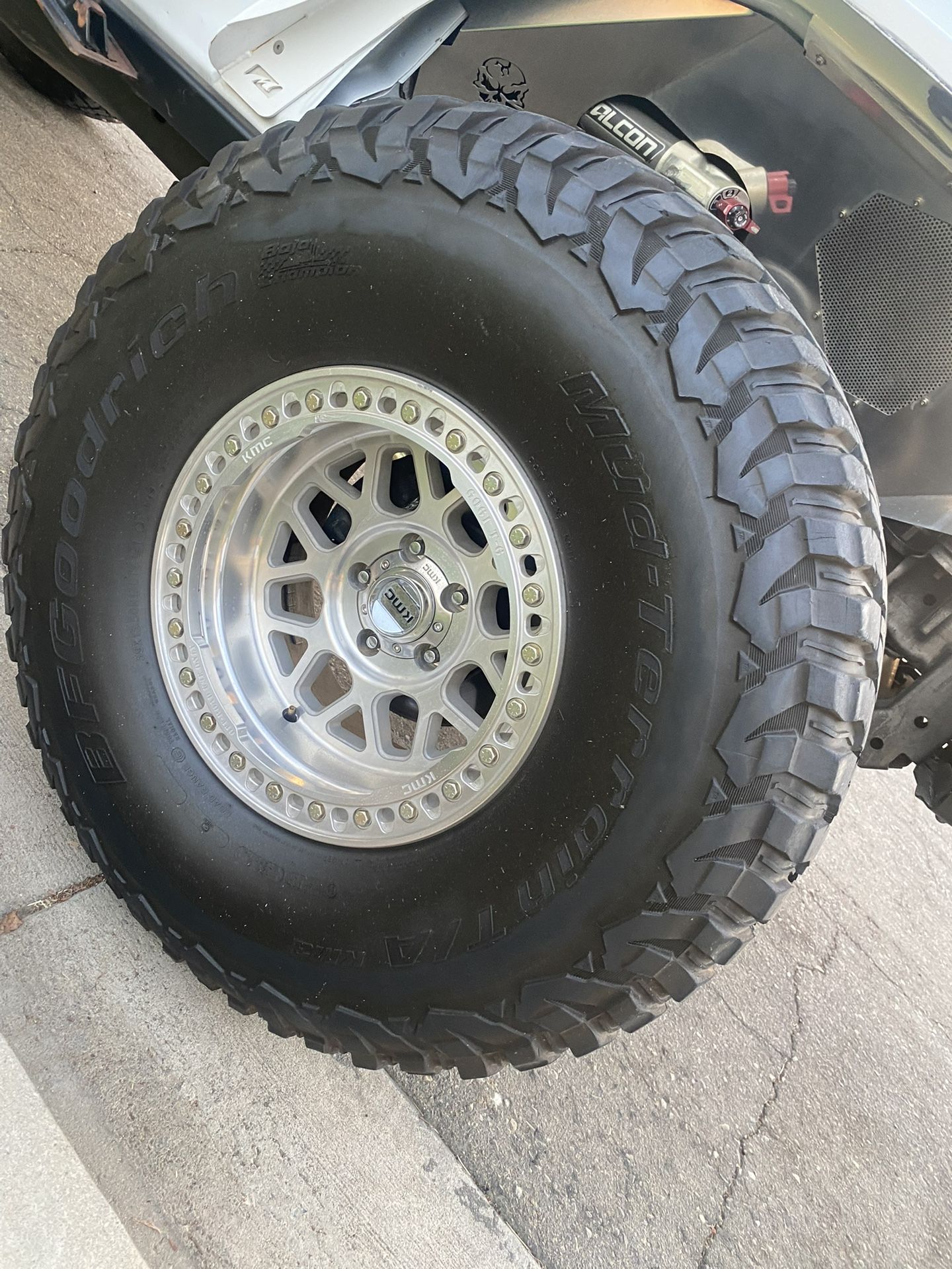 KMC Wheels GRENADE CRAWL BEADLOCK 17X9 5X5.03.5 -38mm MACHINED