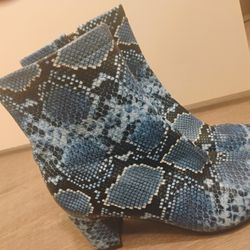 Size 8 And 1/2 Snake Designed High Heeled Ankle Boots