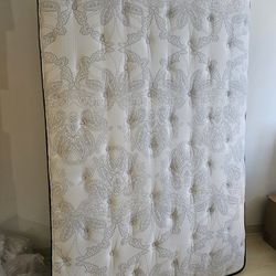 BRAND NEW Full size Mattress Flexabed 53×80  Innerspring/Memory Foam Combo + FREE bed frame