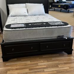 Chylanta Black Queen Sleigh Bed
