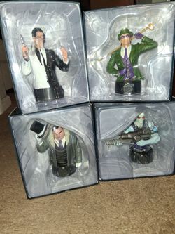BATMAN UNIVERSE COLLECTOR'S BUST ,, ALL 4 FOR  $100.00