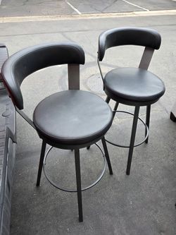 2 Bar Stools