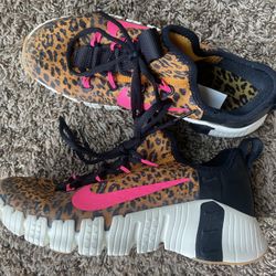 Women Nike Shoes Size 6.5