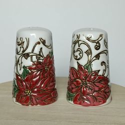 Christmas Salt and Pepper Shakers Poinsettia Raised Design Vintage 1970s