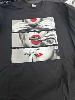 Red lips blunt shirt
