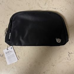 Lululemon Everywhere Belt Bag Large Fanny Pack Backpack Black 2L