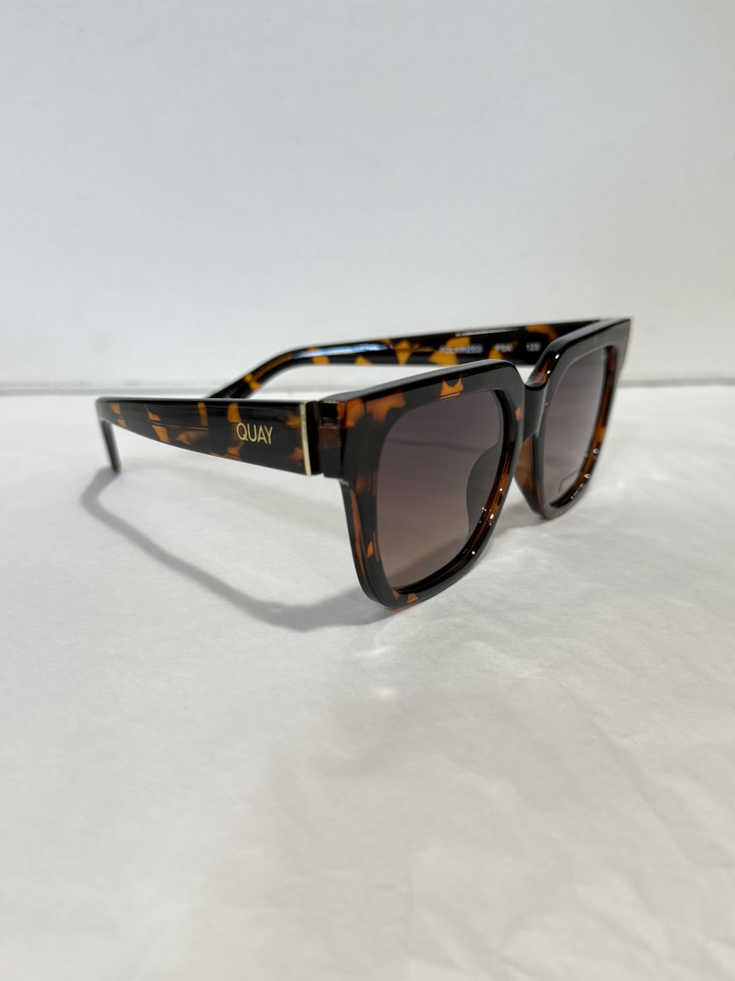 Quay Australia Sunglasses PSA display picture 2