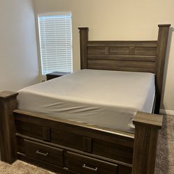 Queen Bedroom Set