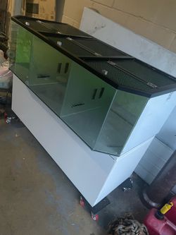 3-Section Pet Store Display Tank / Reptile Habitat – Hinged Locking Lids