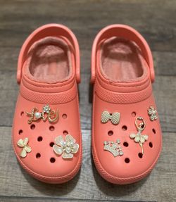 Crocs(m7/w9) Nike Shirt (w/Large) “Fresno”