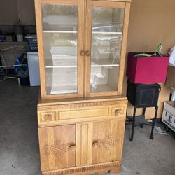 Small China Cabinet (oak)