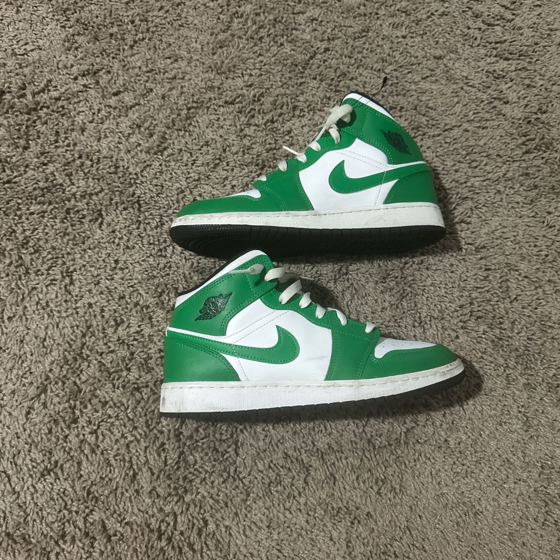 Jordan 1 Mid Size 7Y