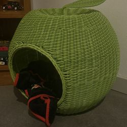Apple Cat Bed 