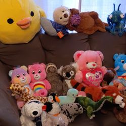 Stuffed Animals Read Description 