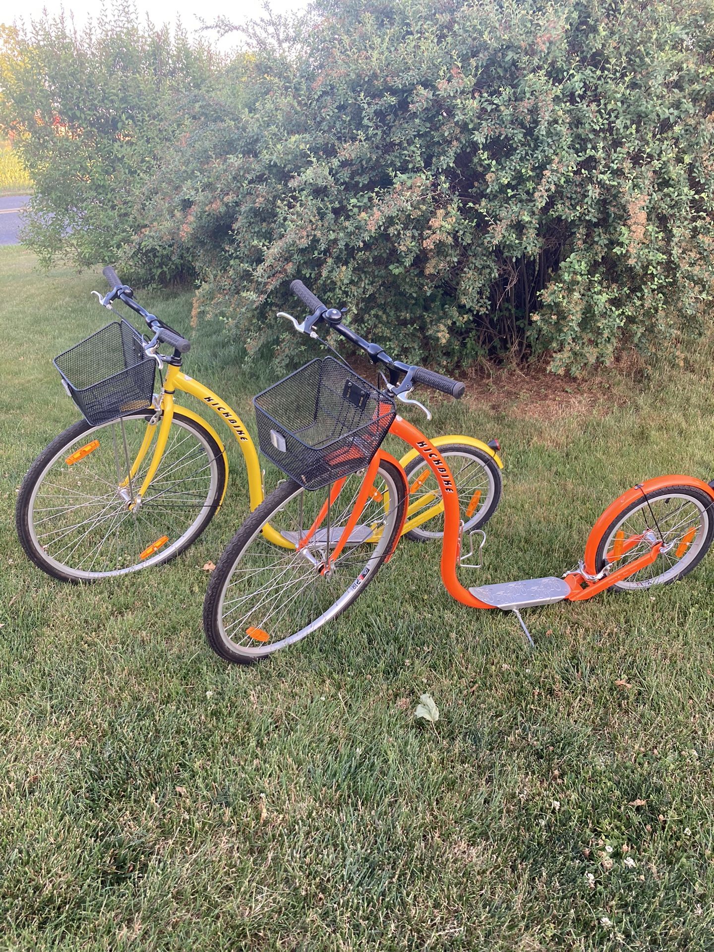 2 used KICKBIKE Scooters